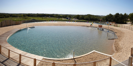 piscine sur-mesure fond de sable bassins extérieurs