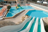 construction de piscine extérieure et intérieure pour campings et résidences de tourisme.
