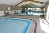 VM Piscines, constructeur de piscine et espace détente avec spa, hammam et saunas.